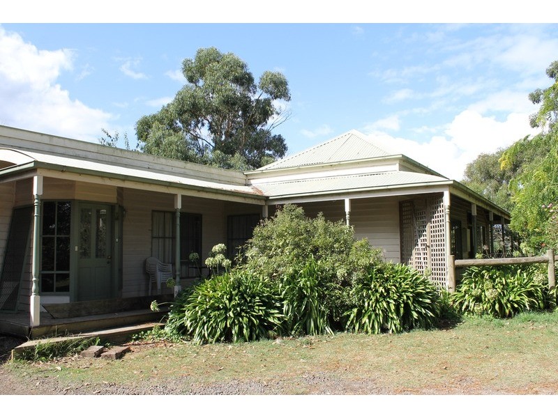 205 Victoria Road, Wandin North VIC 3139