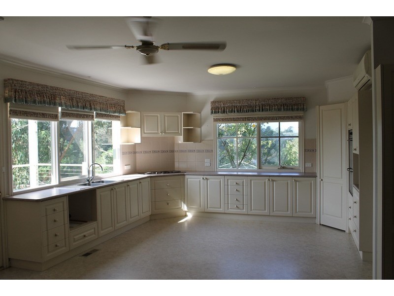 205 Victoria Road, Wandin North VIC 3139
