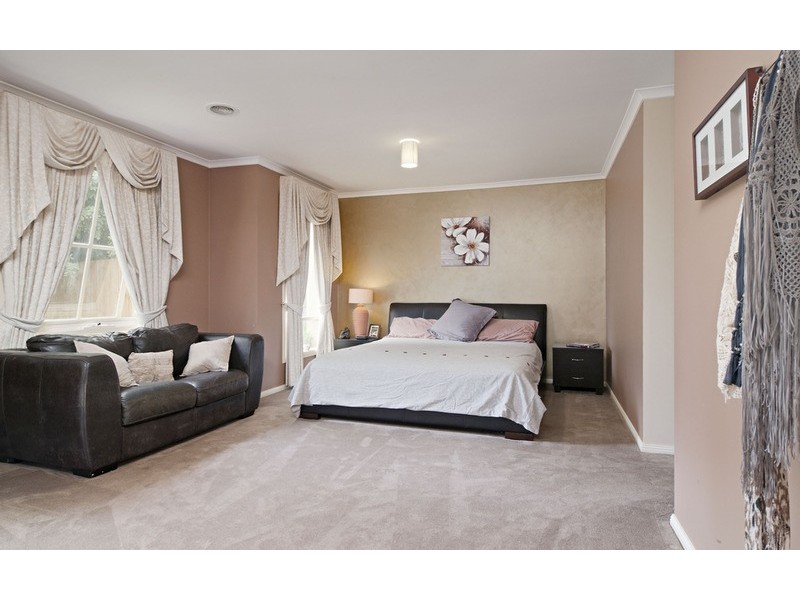 8 Kyra  Close, Lilydale VIC 3140