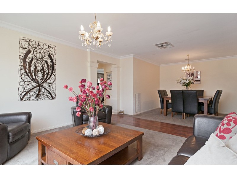 8 Kyra  Close, Lilydale VIC 3140