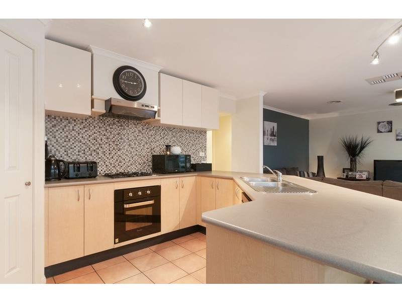 8 Kyra  Close, Lilydale VIC 3140