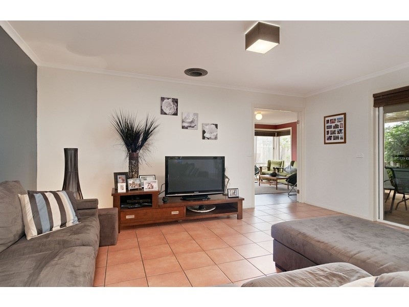 8 Kyra  Close, Lilydale VIC 3140