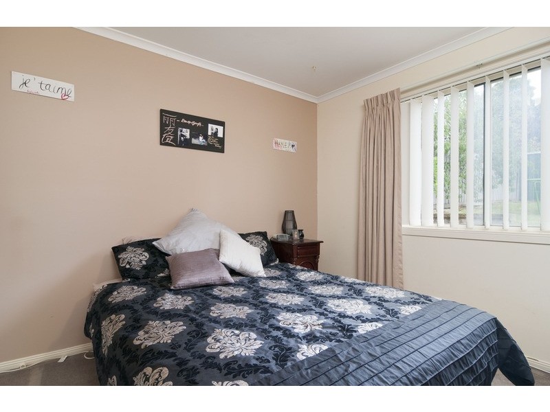 8 Kyra  Close, Lilydale VIC 3140