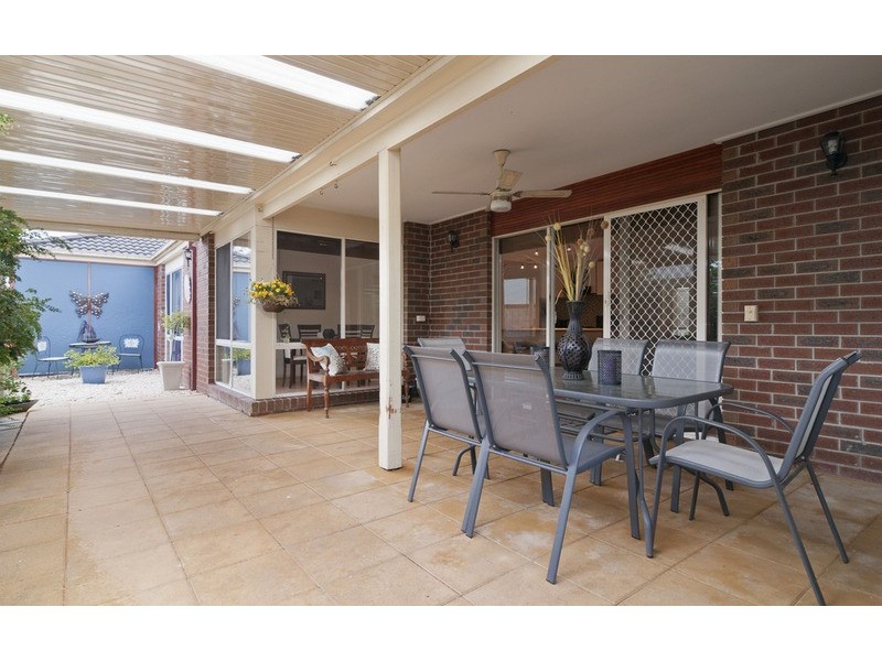 8 Kyra  Close, Lilydale VIC 3140