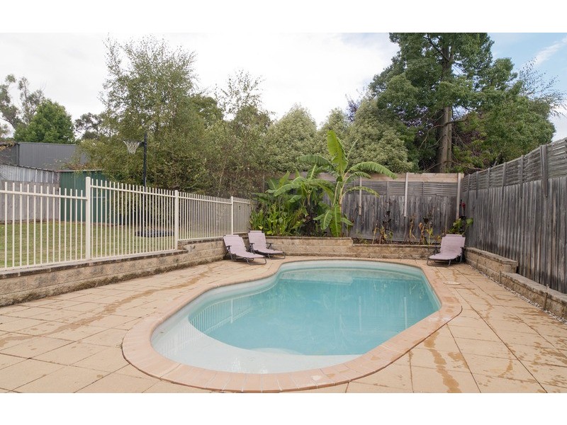 8 Kyra  Close, Lilydale VIC 3140