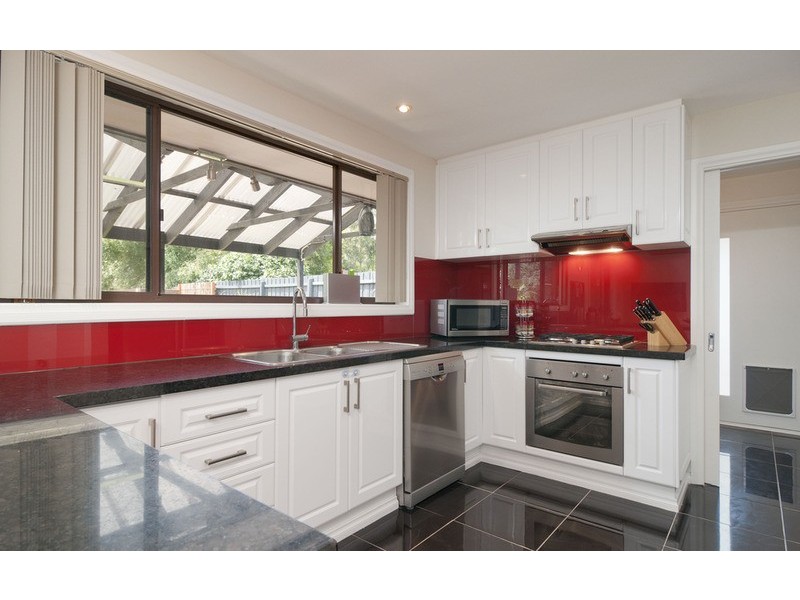 59 Zina  Grove, Mooroolbark VIC 3138