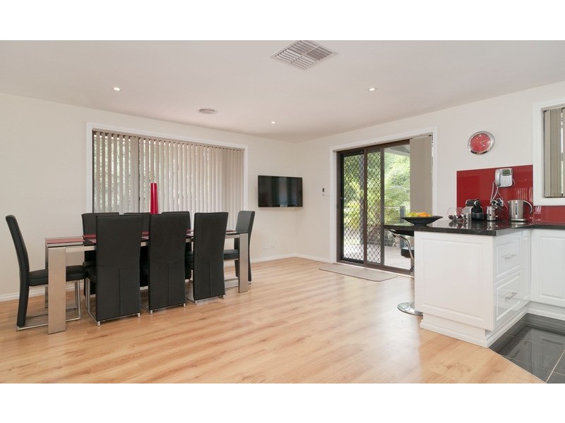 59 Zina  Grove, Mooroolbark VIC 3138