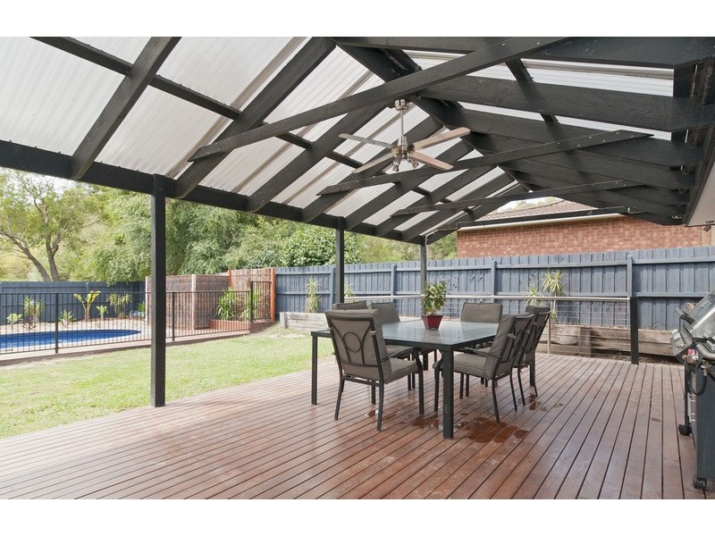 59 Zina  Grove, Mooroolbark VIC 3138