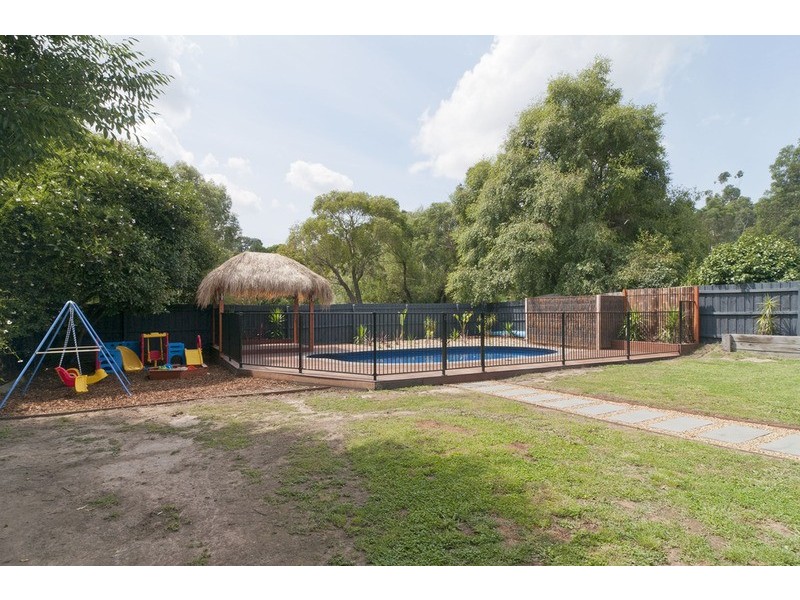 59 Zina  Grove, Mooroolbark VIC 3138