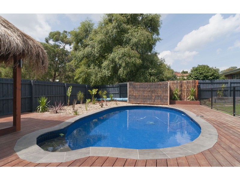 59 Zina  Grove, Mooroolbark VIC 3138