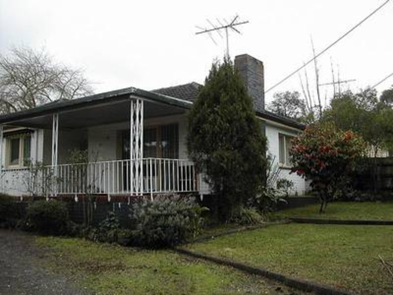 16 Dianne Crescent, Mooroolbark VIC 3138