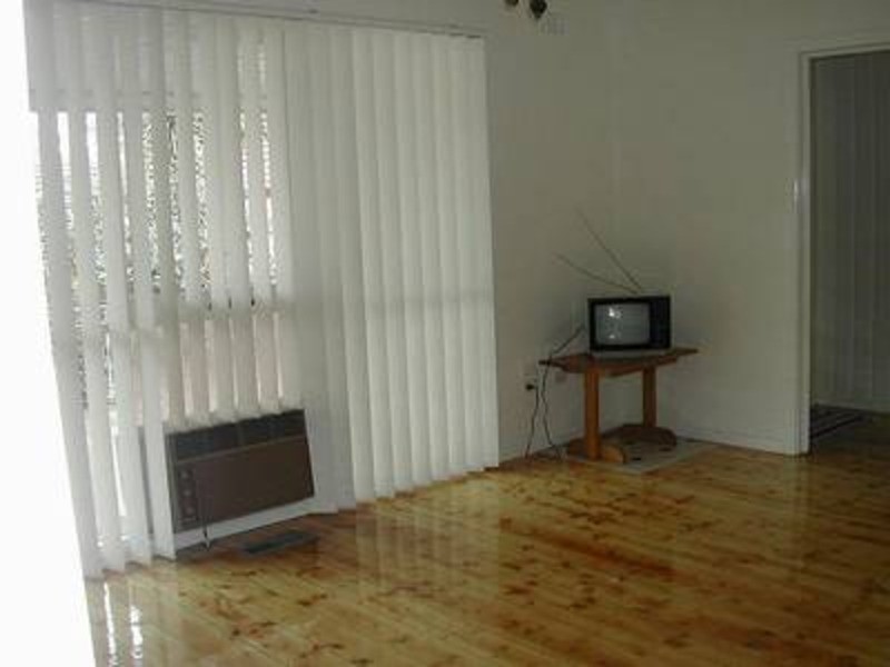 16 Dianne Crescent, Mooroolbark VIC 3138