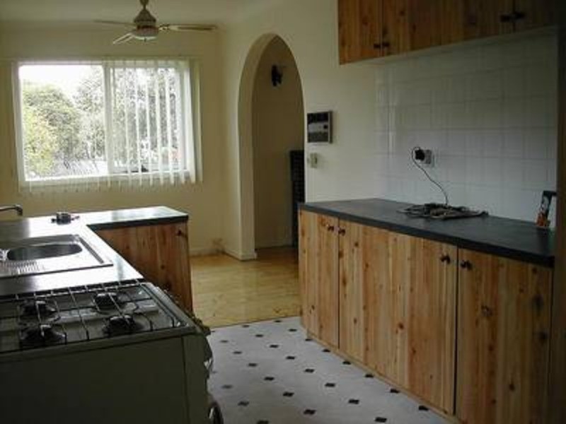 16 Dianne Crescent, Mooroolbark VIC 3138