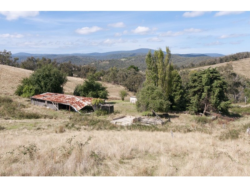 2029 Melba Highway, Dixons Creek VIC 3775