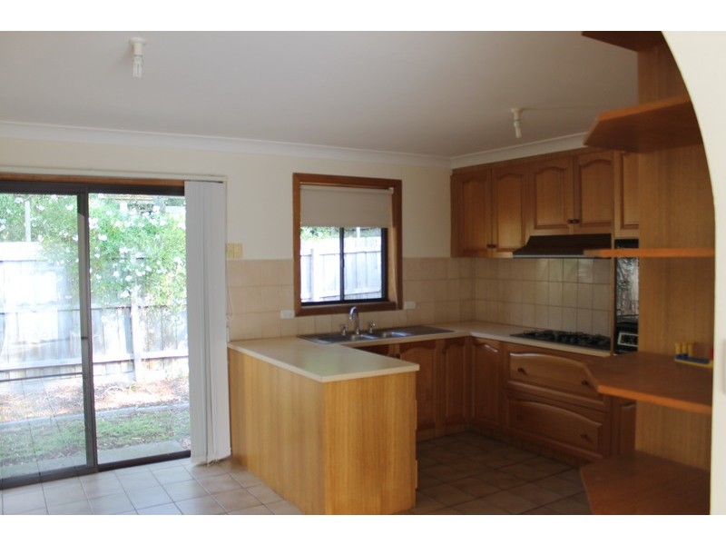 2/8 Dickson Crescent, Ringwood North VIC 3134