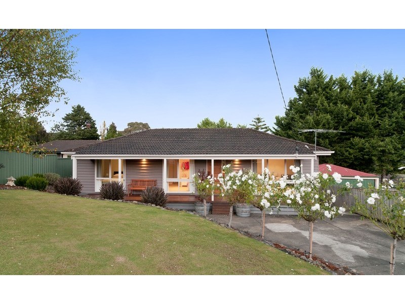 8 Morris Court, Wandin North VIC 3139