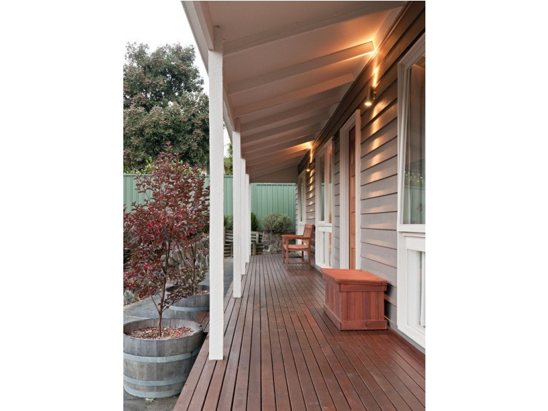 8 Morris Court, Wandin North VIC 3139