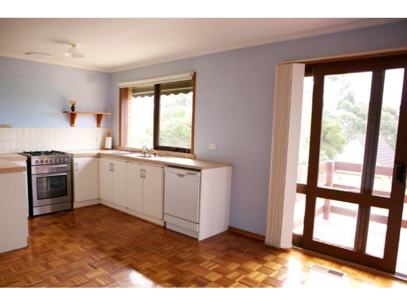 17 Raleigh Street, Seville VIC 3139