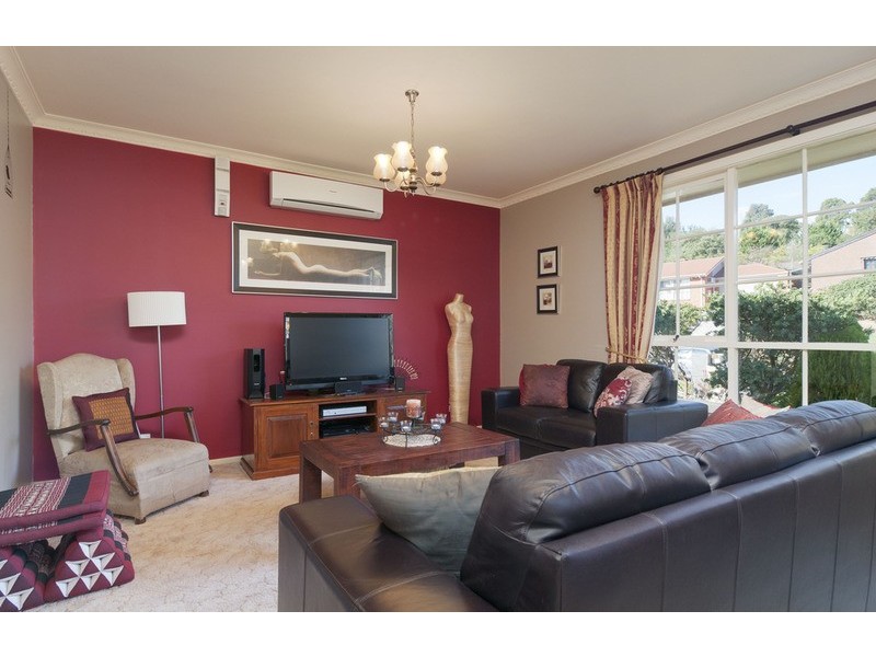 94 Landscape  Drive, Mooroolbark VIC 3138