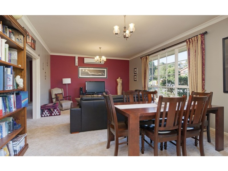 94 Landscape  Drive, Mooroolbark VIC 3138