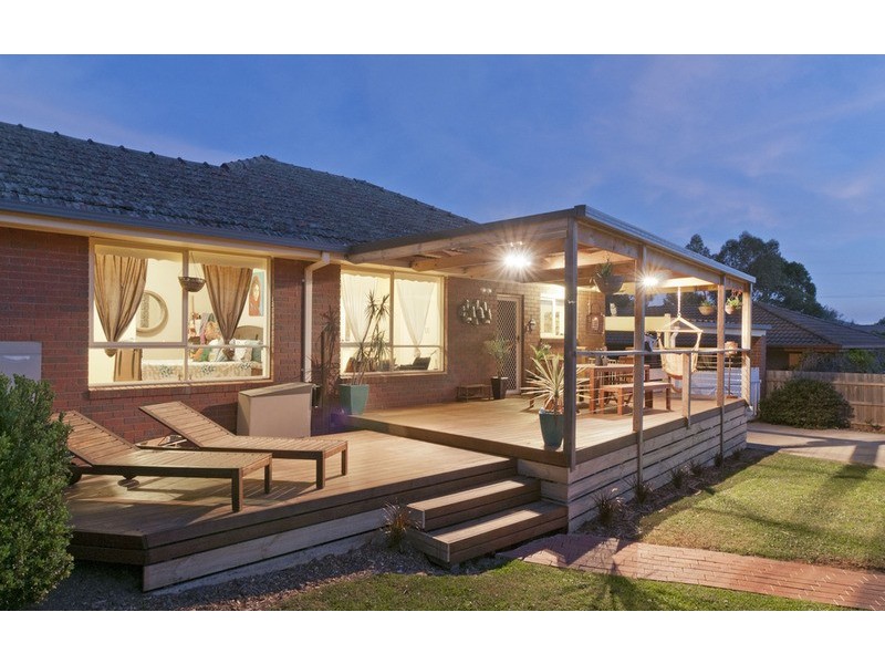 94 Landscape  Drive, Mooroolbark VIC 3138
