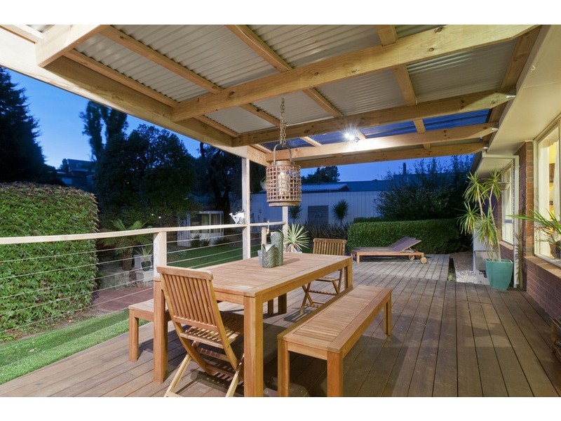 94 Landscape  Drive, Mooroolbark VIC 3138