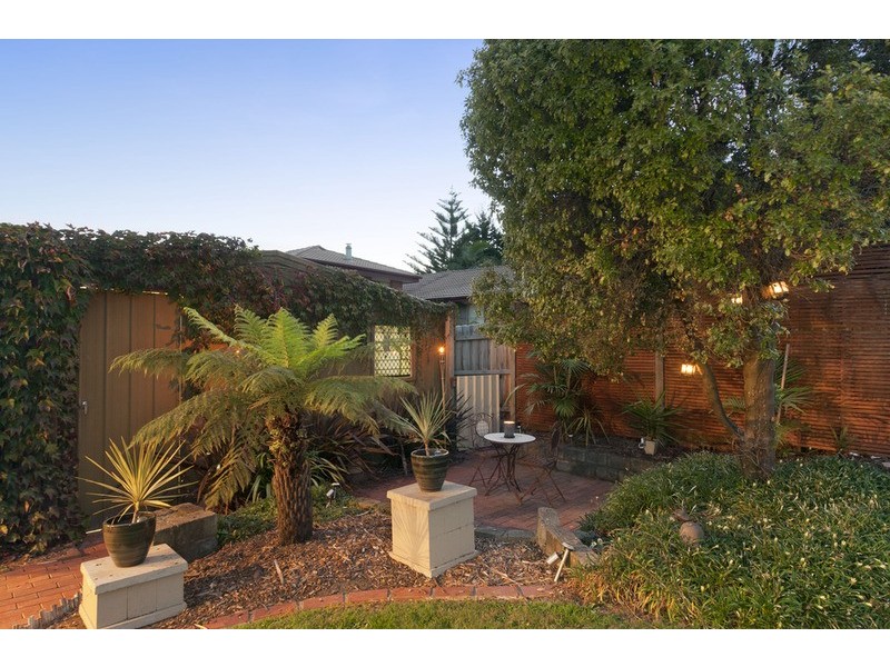 94 Landscape  Drive, Mooroolbark VIC 3138