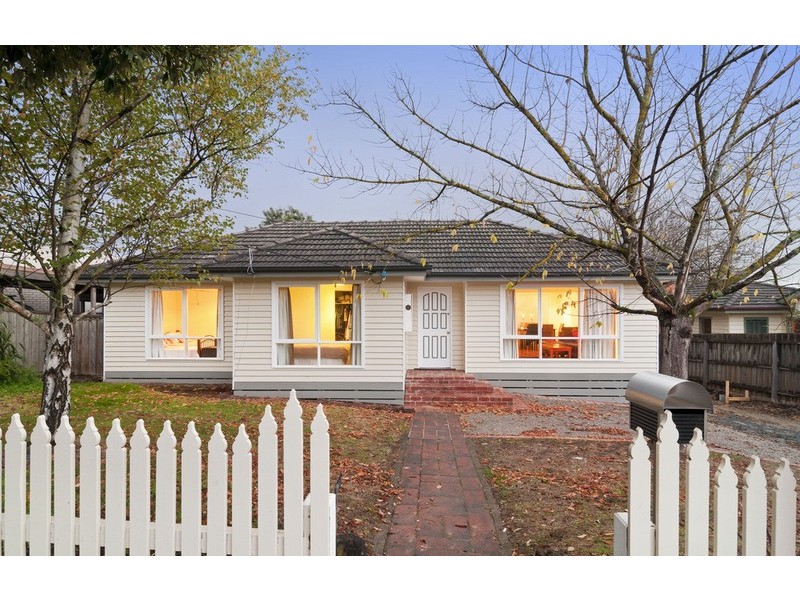 15 Kalimna Street, Mooroolbark VIC 3138