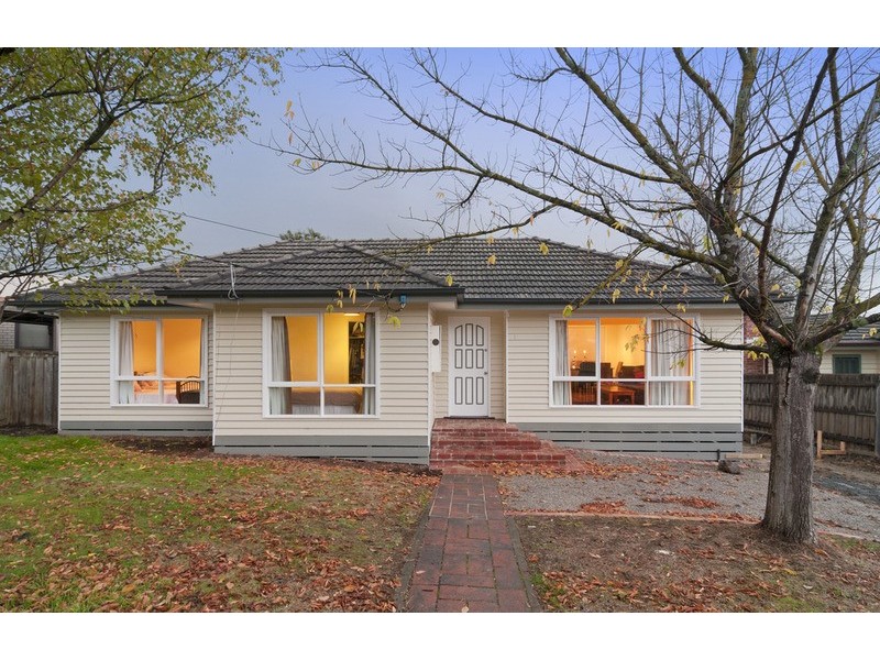 15 Kalimna Street, Mooroolbark VIC 3138