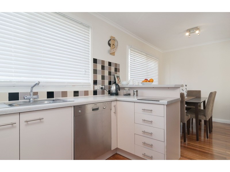 15 Kalimna Street, Mooroolbark VIC 3138