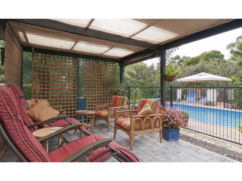 25 St James  Avenue, Montrose VIC 3765