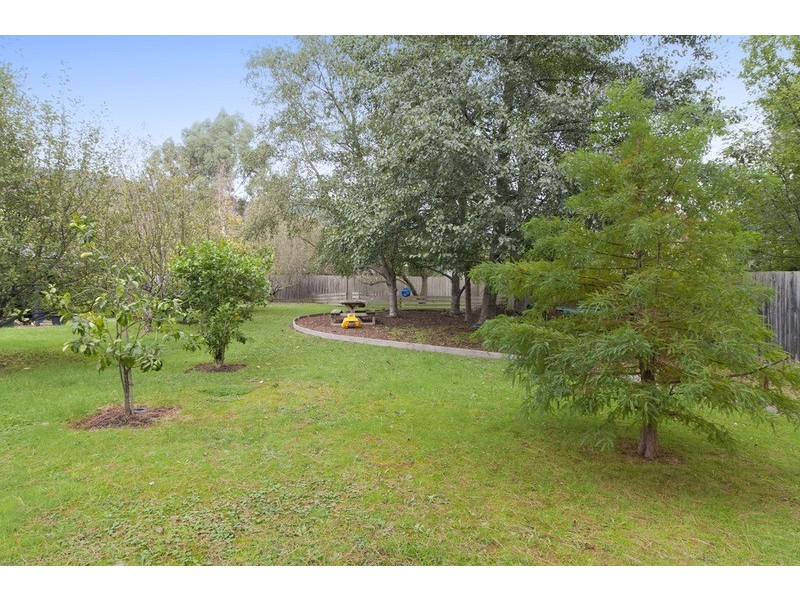 25 St James  Avenue, Montrose VIC 3765