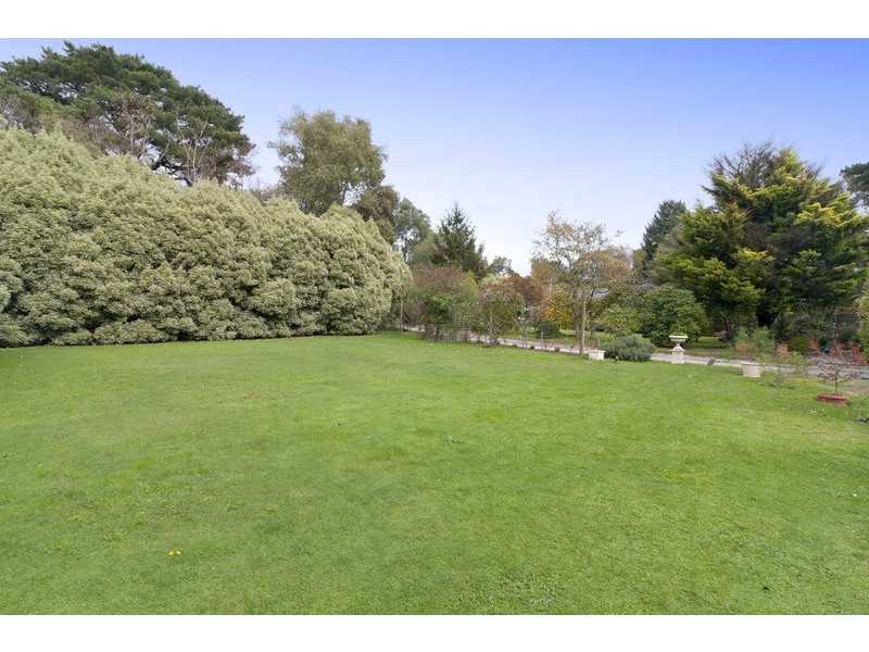 25 St James  Avenue, Montrose VIC 3765