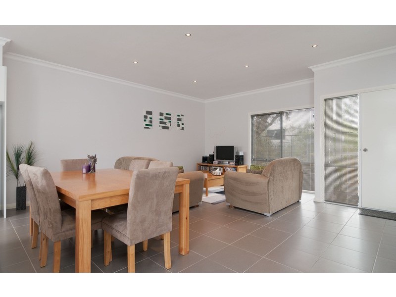 2/114 Anderson Street, Lilydale VIC 3140