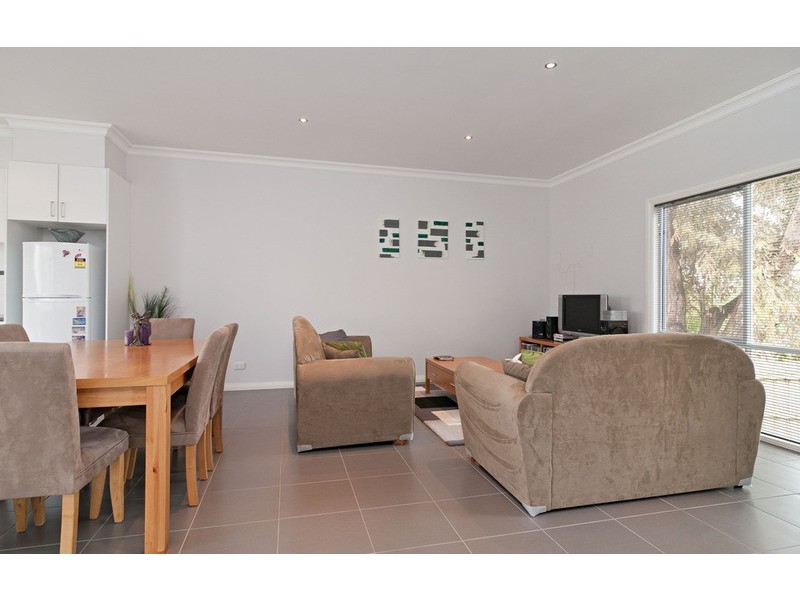 2/114 Anderson Street, Lilydale VIC 3140