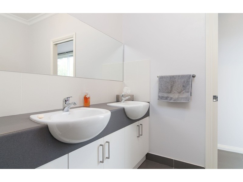 2/114 Anderson Street, Lilydale VIC 3140