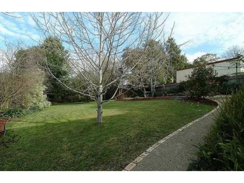 14 Wainewright Avenue, Mooroolbark VIC 3138