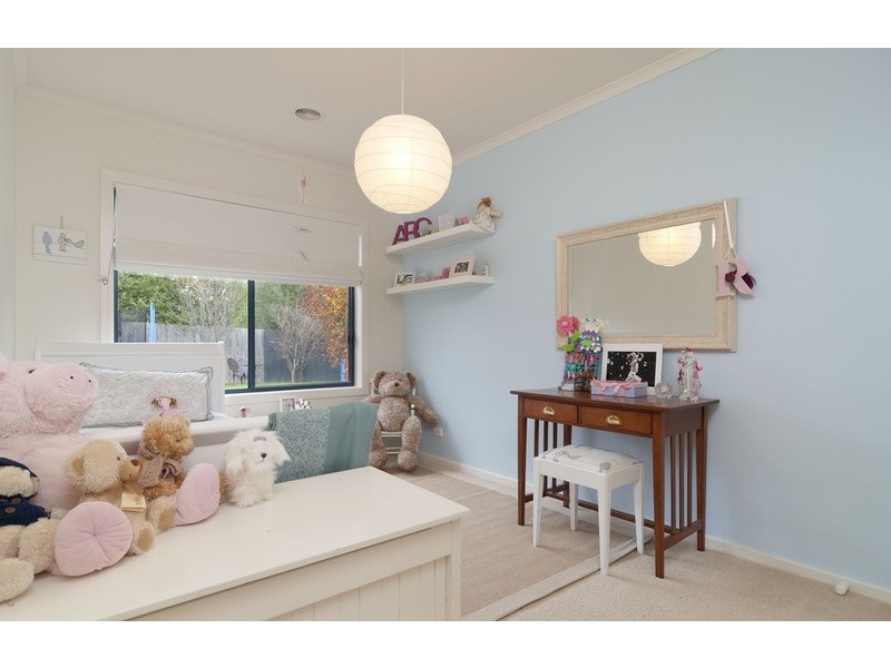 4 Hill View Rise, Mooroolbark VIC 3138