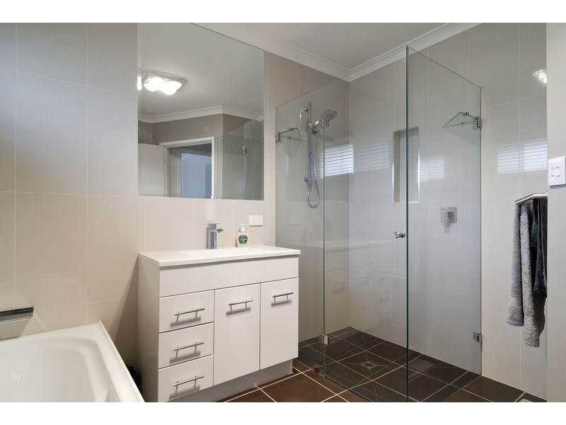 1/27 Bellara  Drive, Mooroolbark VIC 3138