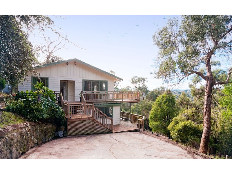 19 Thomas  Crescent, Lilydale VIC 3140