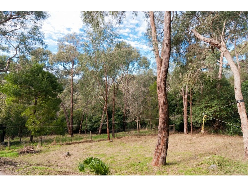 19 Thomas  Crescent, Lilydale VIC 3140