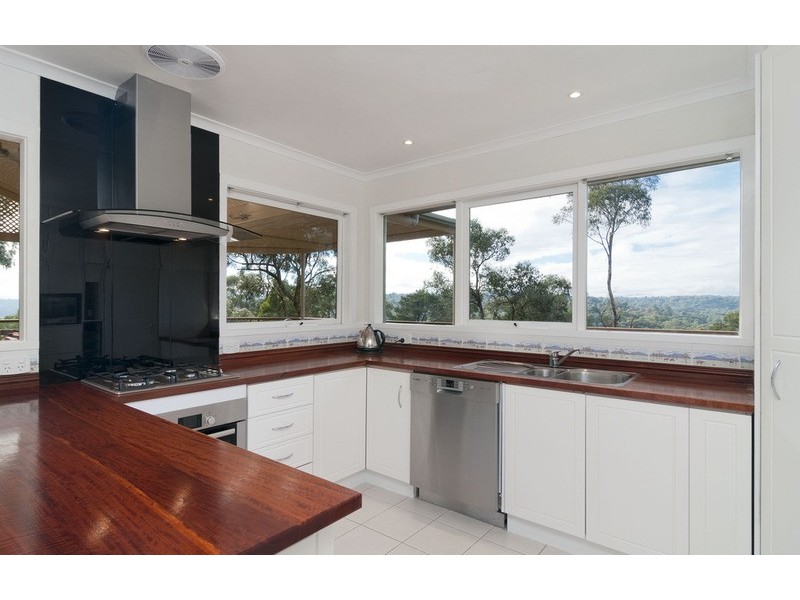 19 Thomas  Crescent, Lilydale VIC 3140