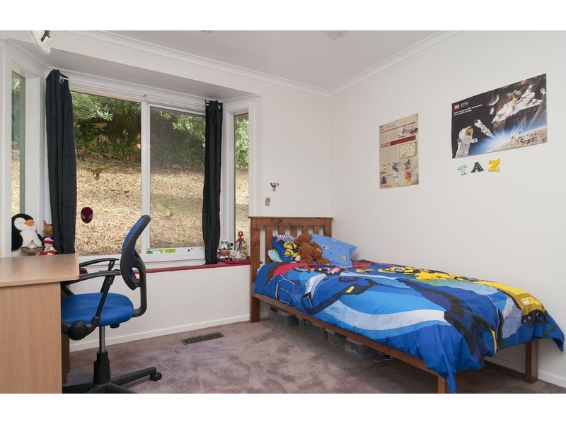 19 Thomas  Crescent, Lilydale VIC 3140