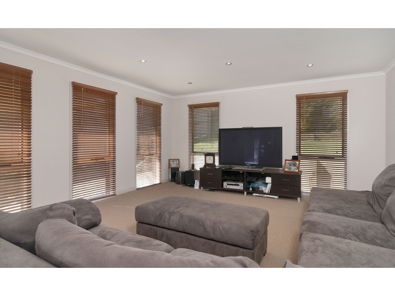 12 Sirocco Court, Wandin North VIC 3139