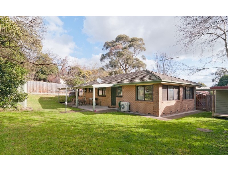 4 Bristol Crescent, Lilydale VIC 3140