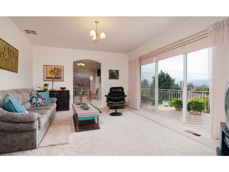 17 St Andrews Drive, Chirnside Park VIC 3116