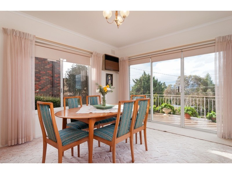 17 St Andrews Drive, Chirnside Park VIC 3116