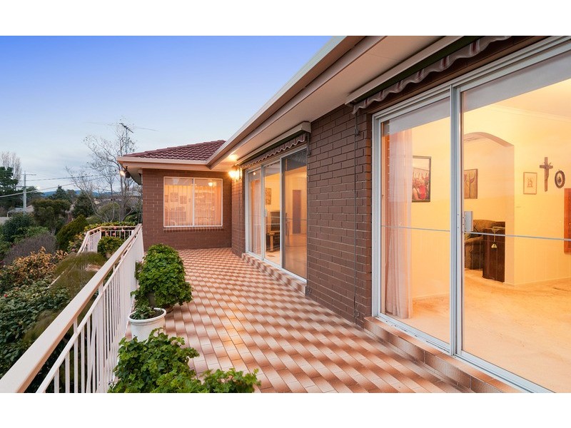 17 St Andrews Drive, Chirnside Park VIC 3116