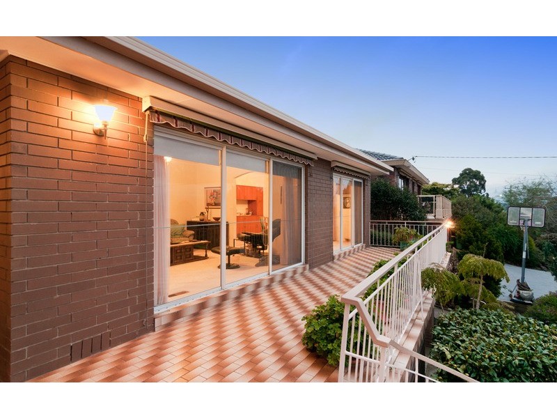 17 St Andrews Drive, Chirnside Park VIC 3116