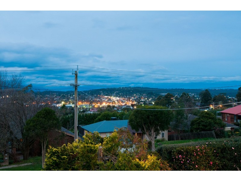 17 St Andrews Drive, Chirnside Park VIC 3116